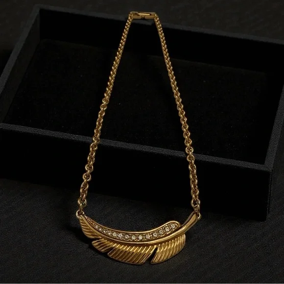 Vintage GIVENCHY Paris Luxury Designer Elegant Gold Tone Feather Choker Necklace - Picture 2 of 7